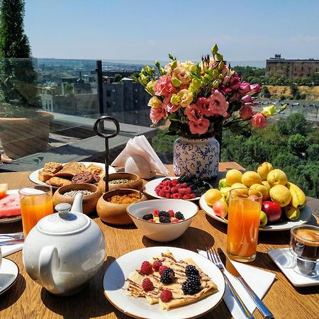 Apricot Hotel יירבאן מראה חיצוני תמונה