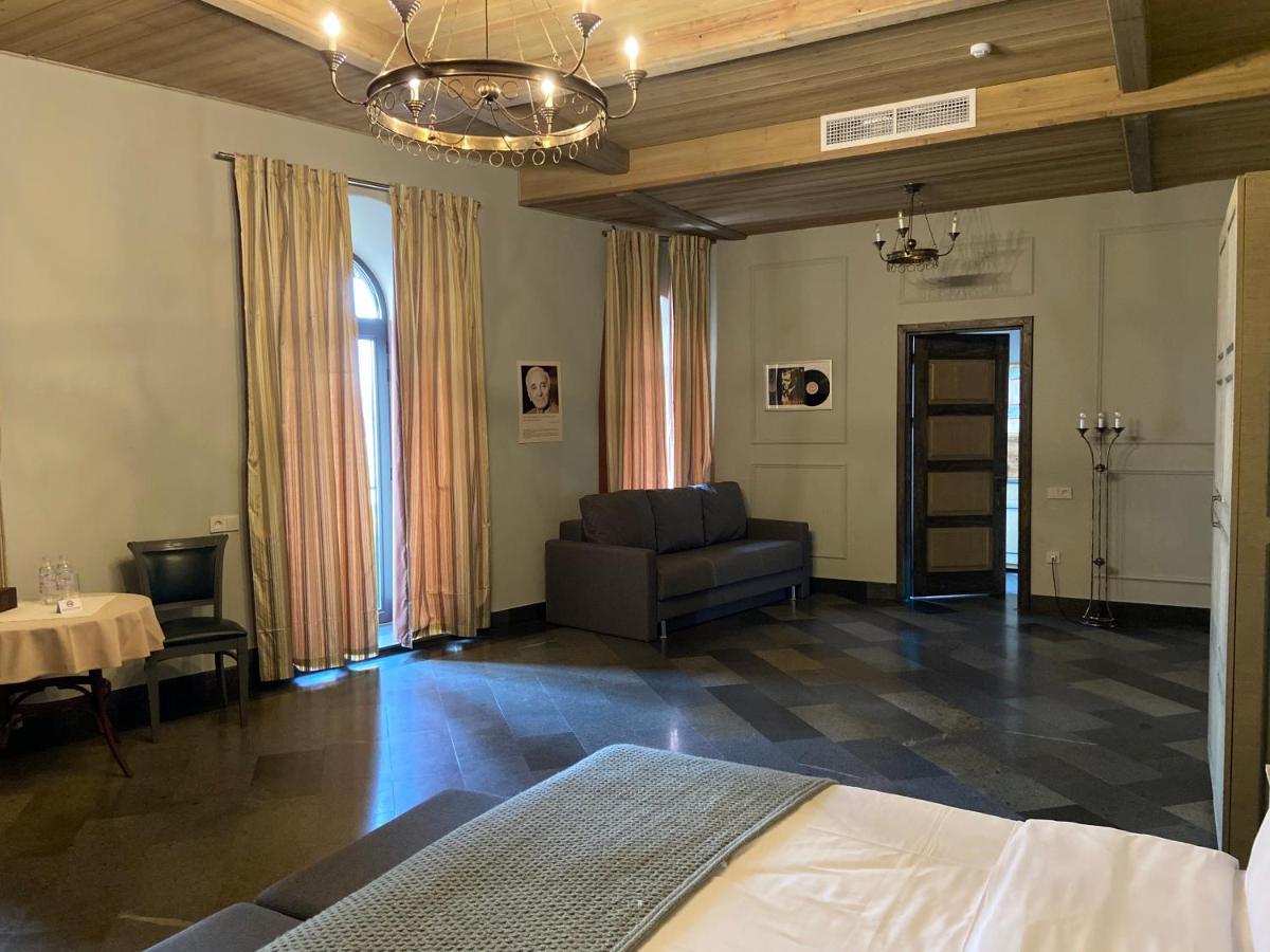 Apricot Hotel יירבאן מראה חיצוני תמונה
