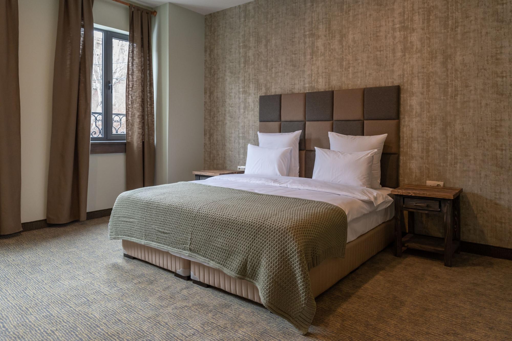 Apricot Hotel יירבאן מראה חיצוני תמונה