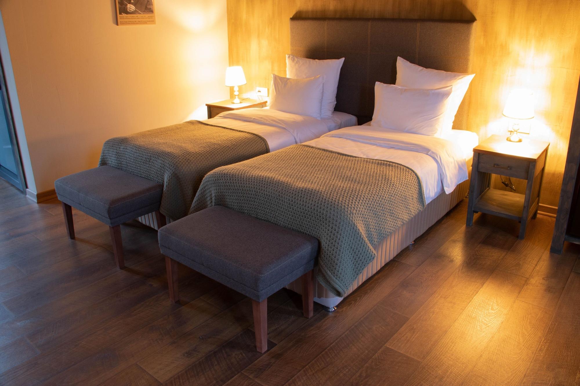 Apricot Hotel יירבאן מראה חיצוני תמונה