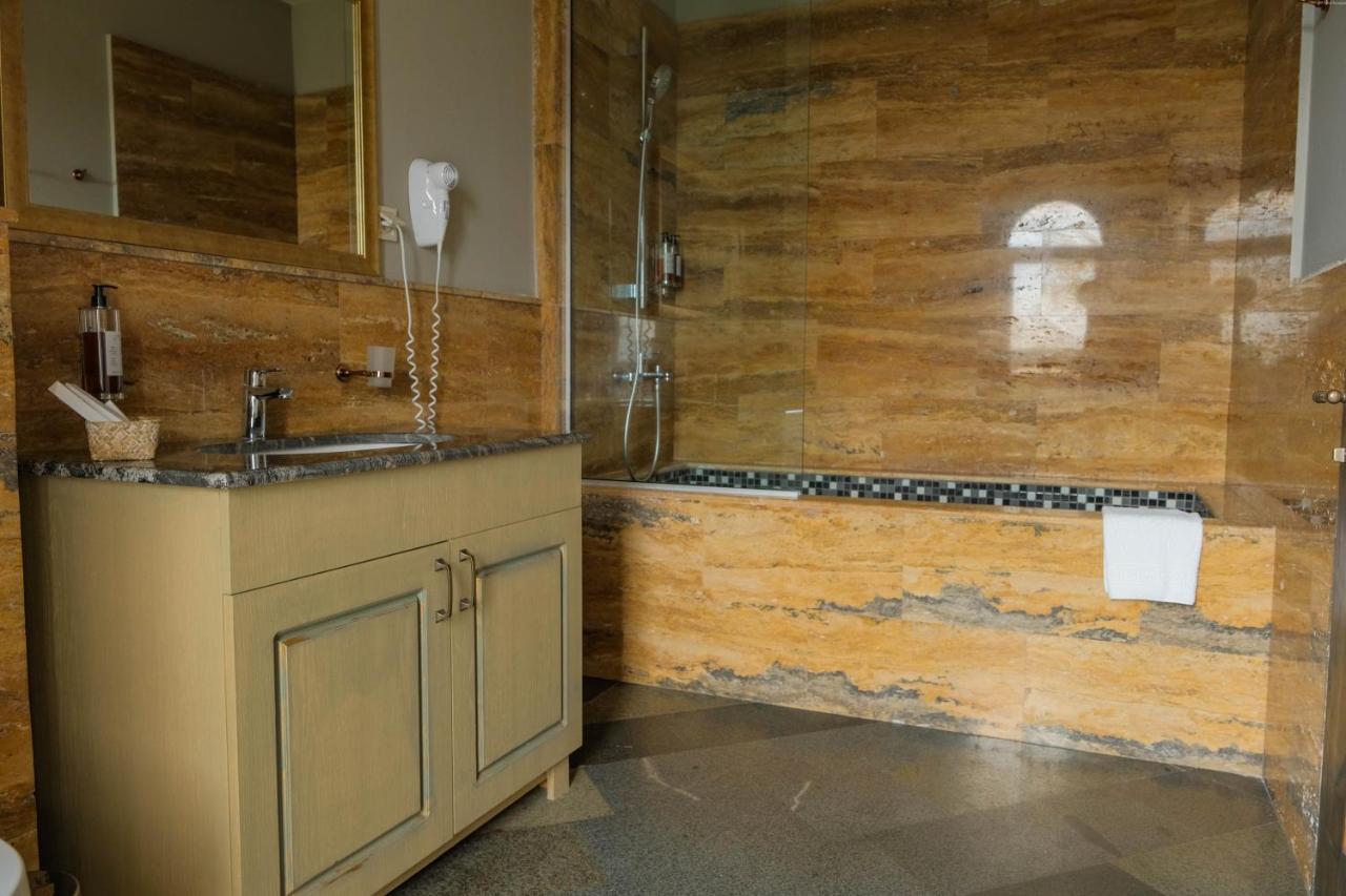 Apricot Hotel יירבאן מראה חיצוני תמונה