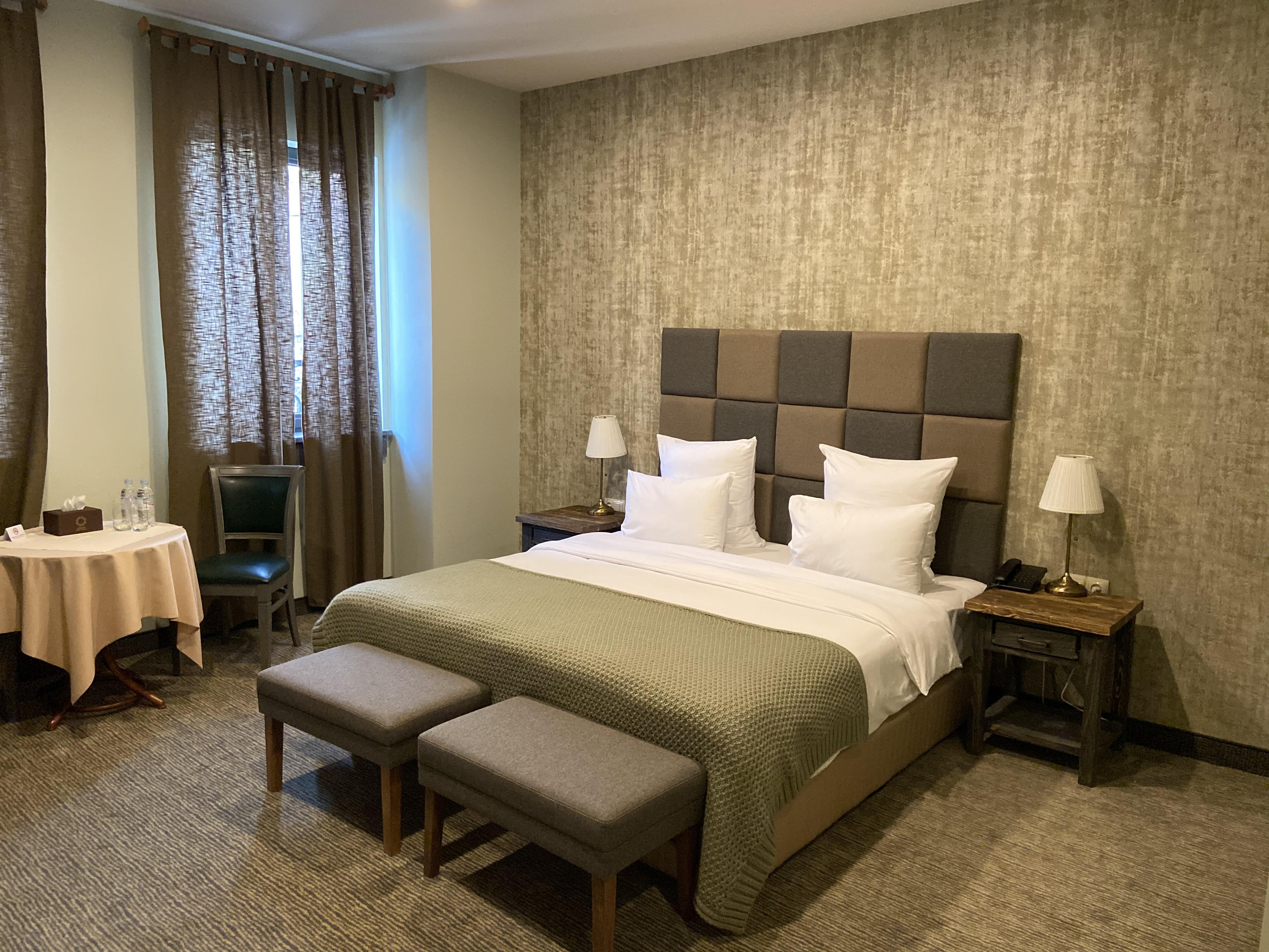 Apricot Hotel יירבאן מראה חיצוני תמונה