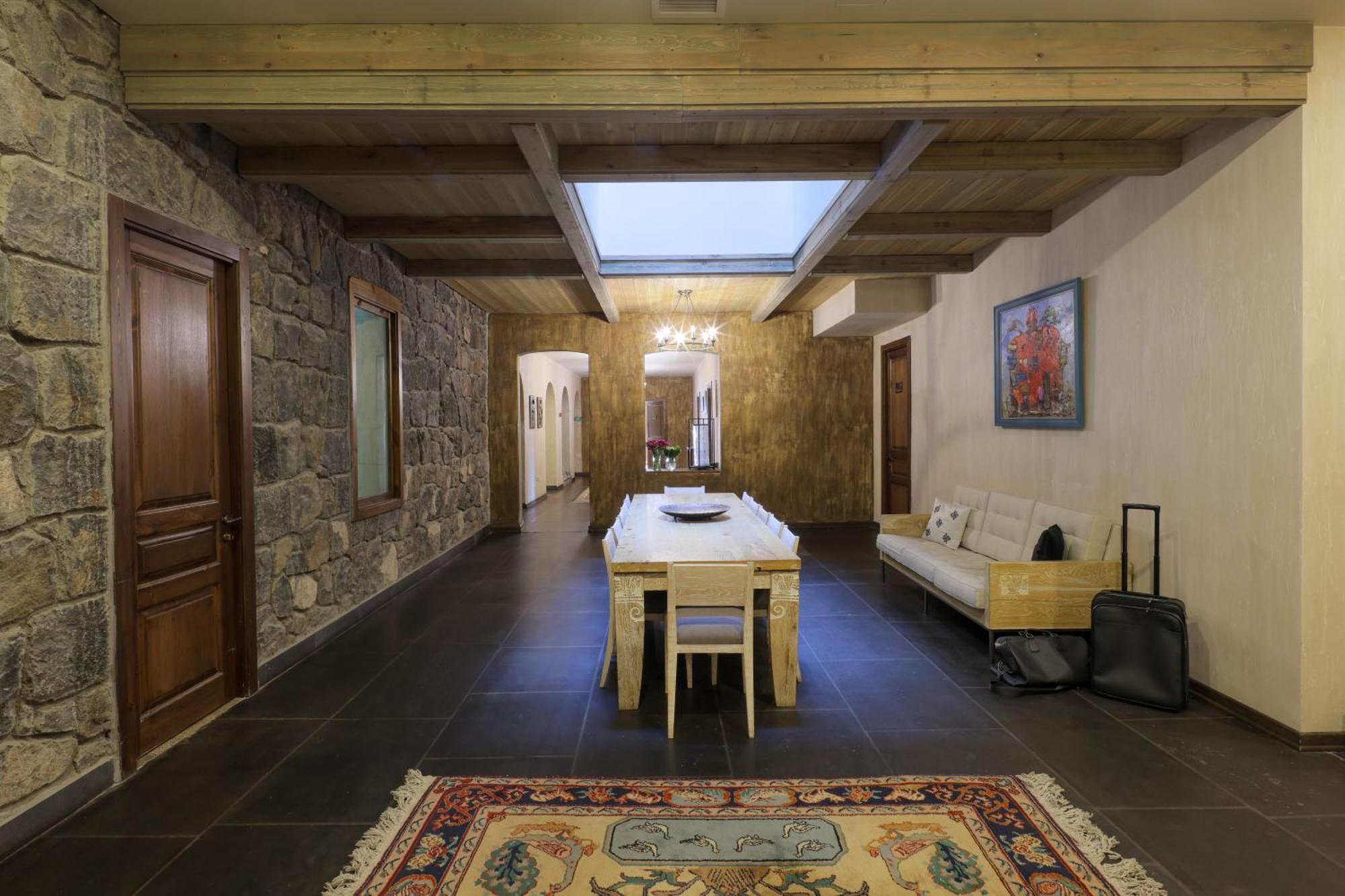 Apricot Hotel יירבאן מראה חיצוני תמונה