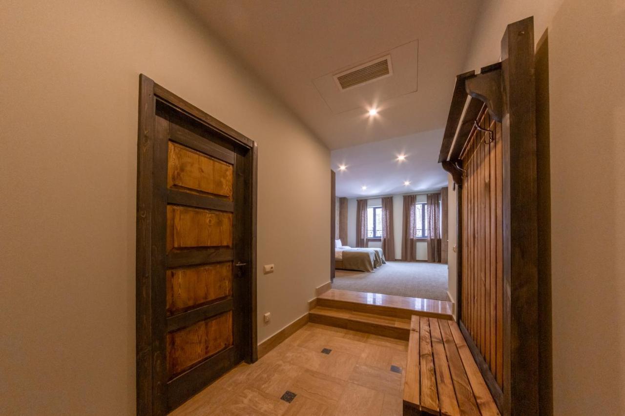 Apricot Hotel יירבאן מראה חיצוני תמונה
