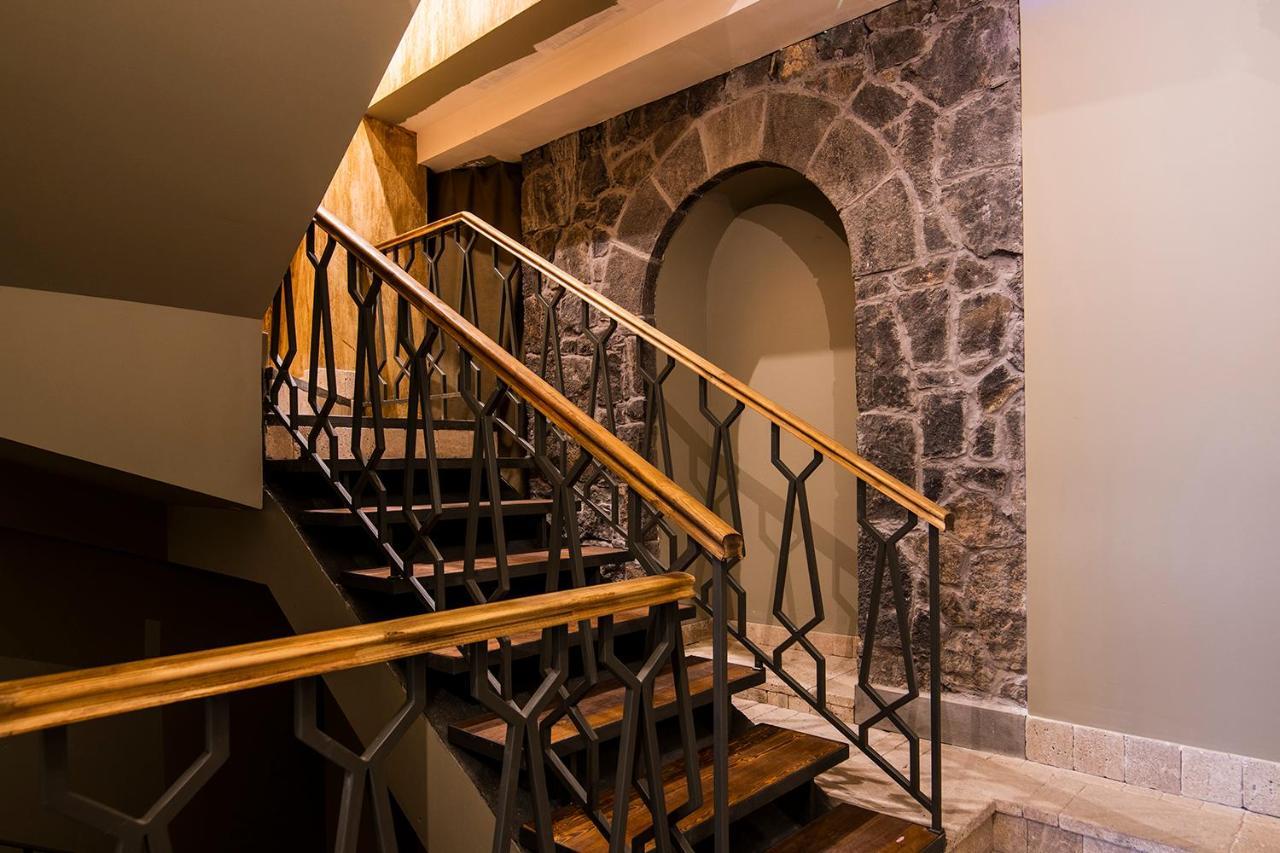 Apricot Hotel יירבאן מראה חיצוני תמונה