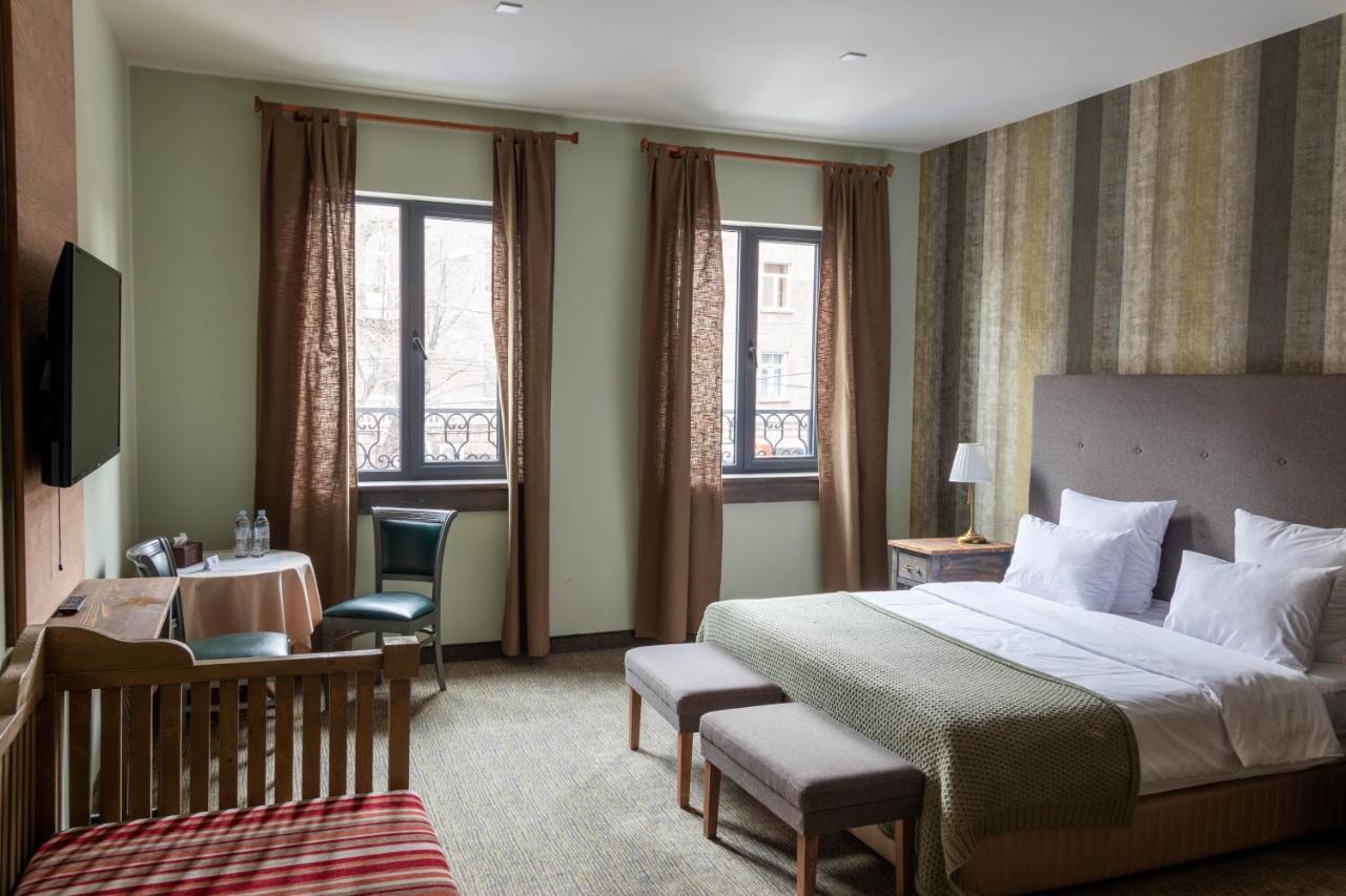Apricot Hotel יירבאן מראה חיצוני תמונה