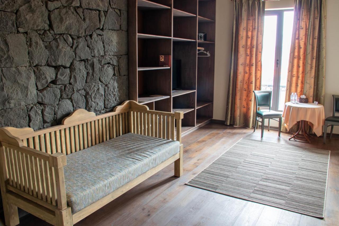Apricot Hotel יירבאן מראה חיצוני תמונה